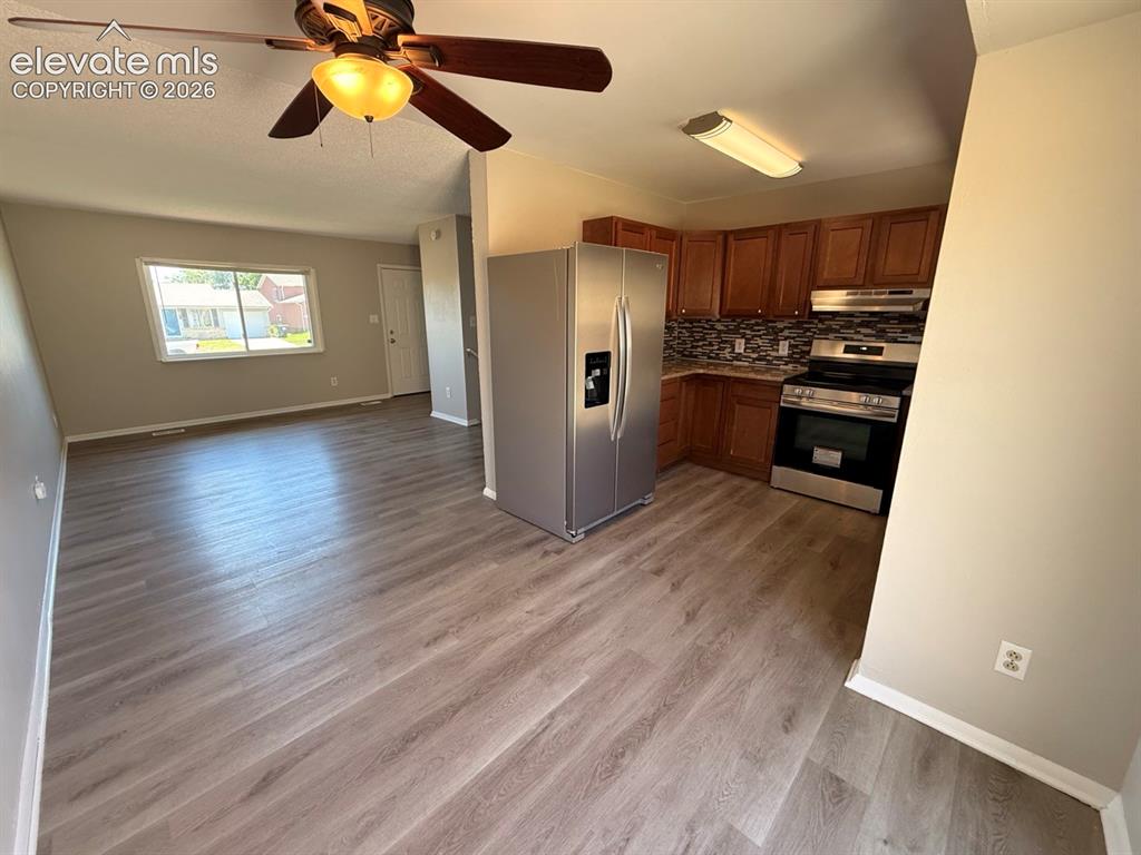 Image 8 of 36: Family Room