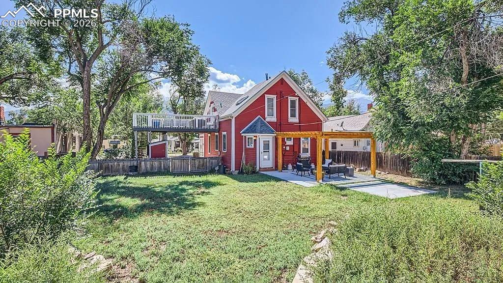 Image 16 of 18: Back of Structure