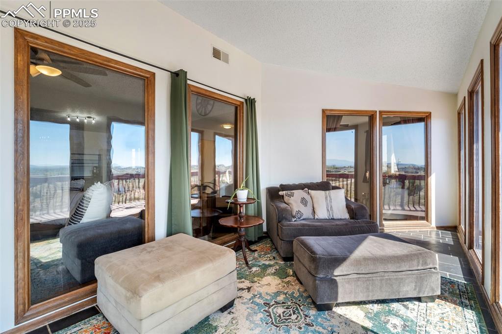 Image 24 of 50: Sitting Room