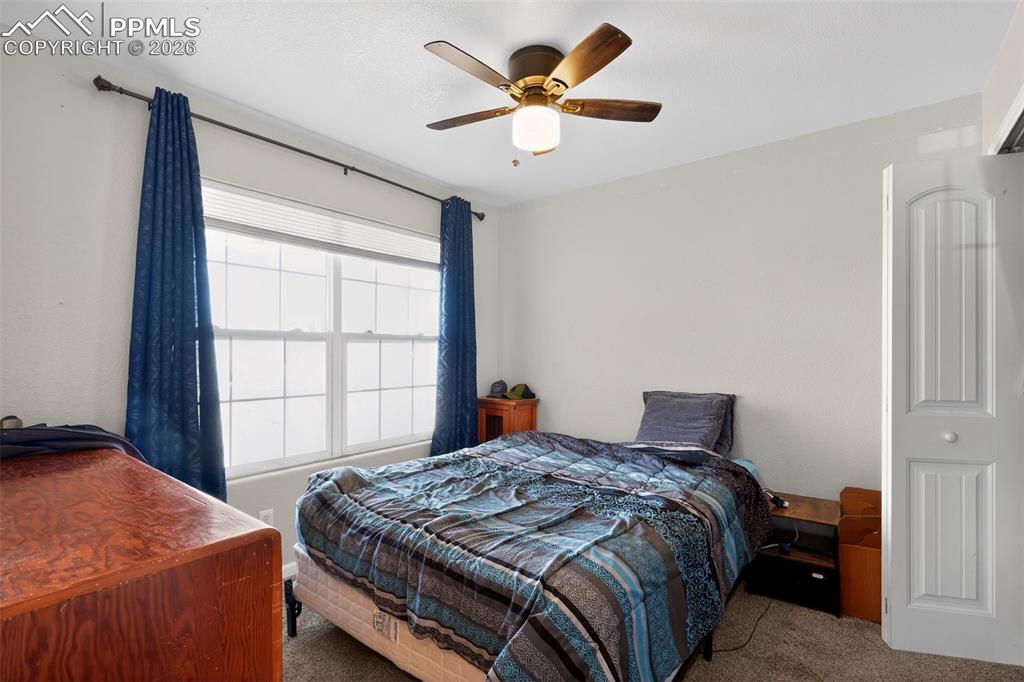 Image 15 of 24: Bedroom