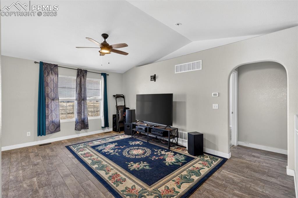 Image 4 of 24: Living Room