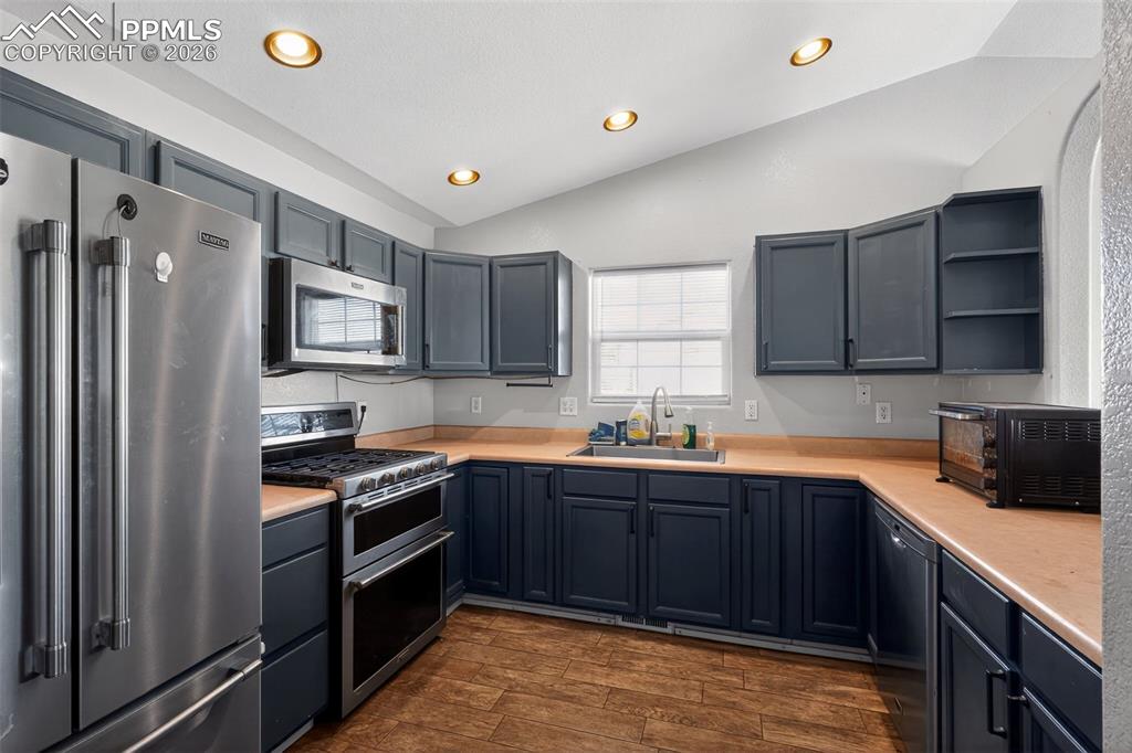 Image 8 of 24: Kitchen