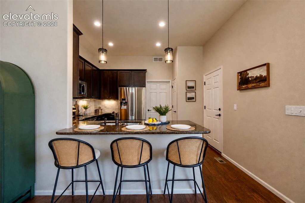 Image 9 of 28: Kitchen