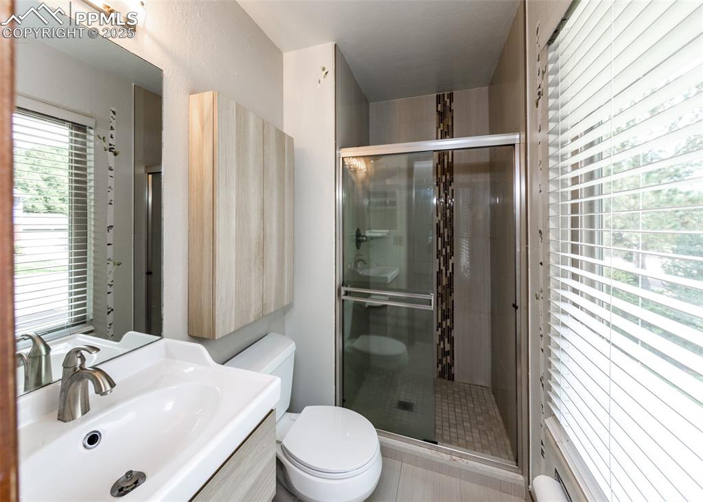 Image 20 of 50: Primary 3/4 Bathroom with Walk-in Shower