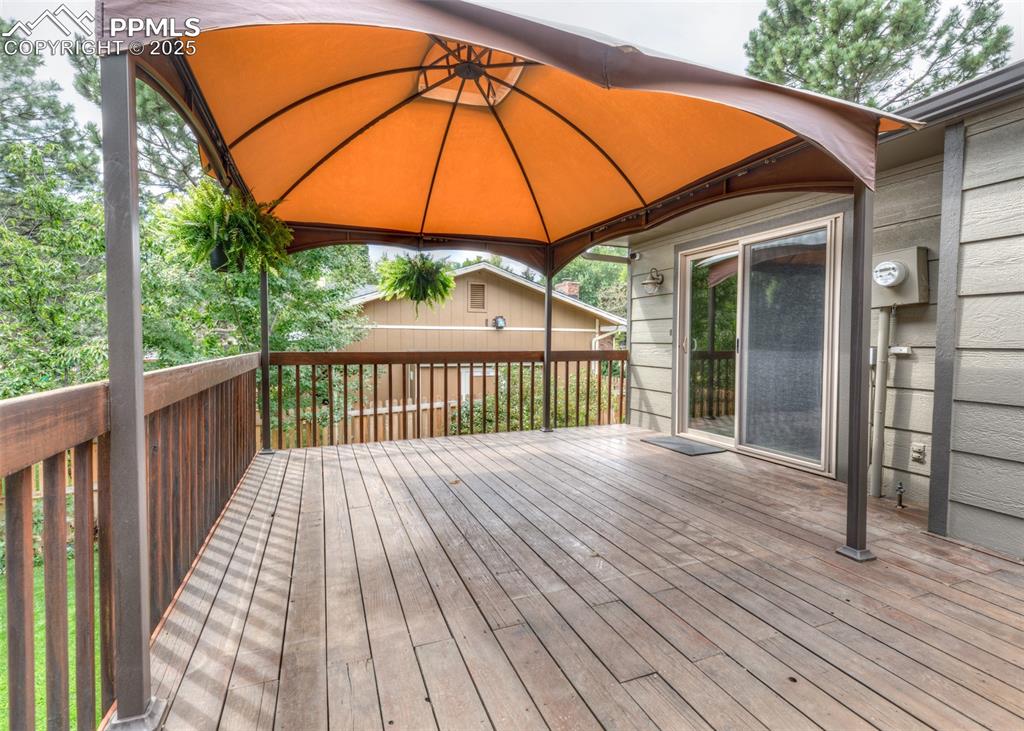 Image 47 of 50: Closeup View of Deck