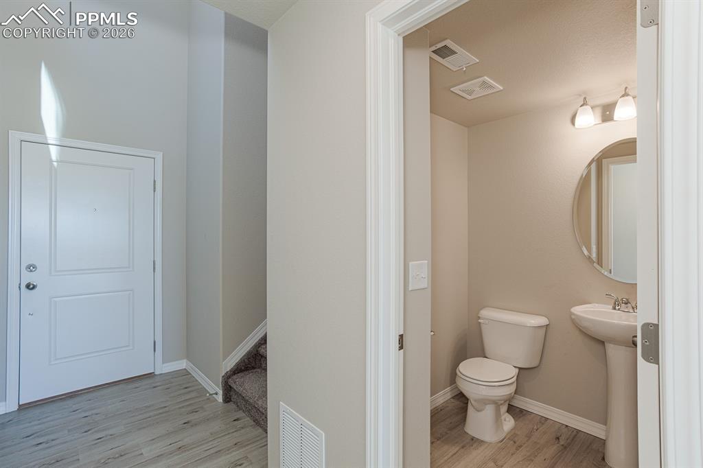 Image 2 of 25: *Photos of previously completed inventory home of same floor plan. Selectio