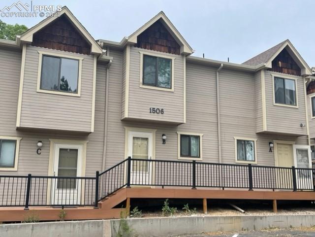 Image 3 of 24: View of rear view of house
