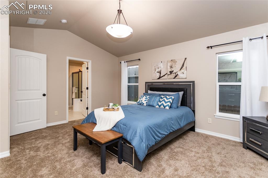 Image 21 of 50: Bedroom