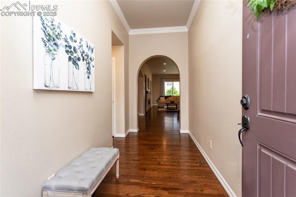 Image 3 of 50: Entry