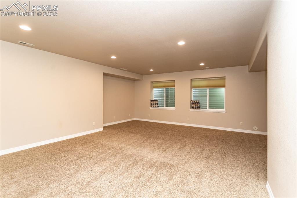 Image 34 of 50: Family Room