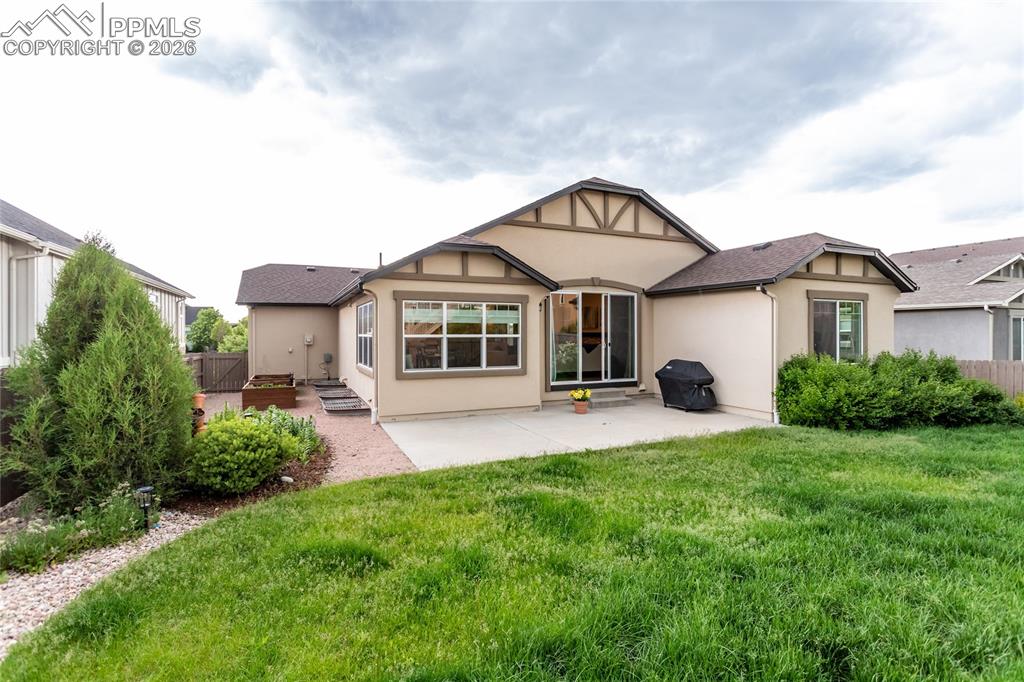 Image 42 of 50: Back of Structure