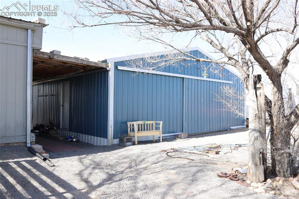 Image 28 of 29: Garage/Workshop/Storage 30x 30 metal outbuilding