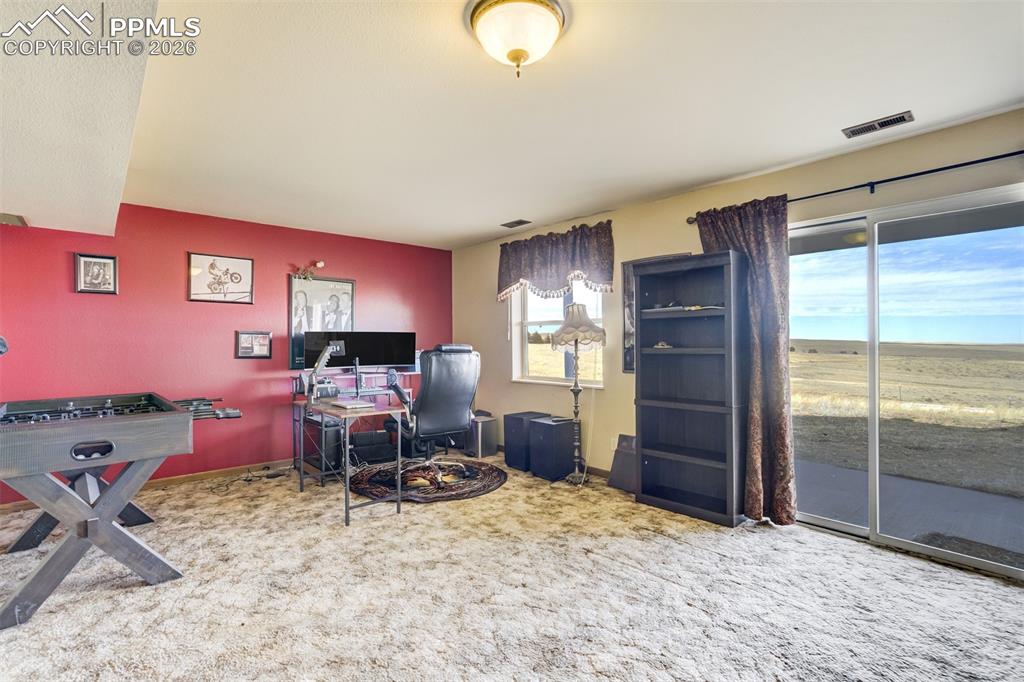 Image 22 of 44: Family Room