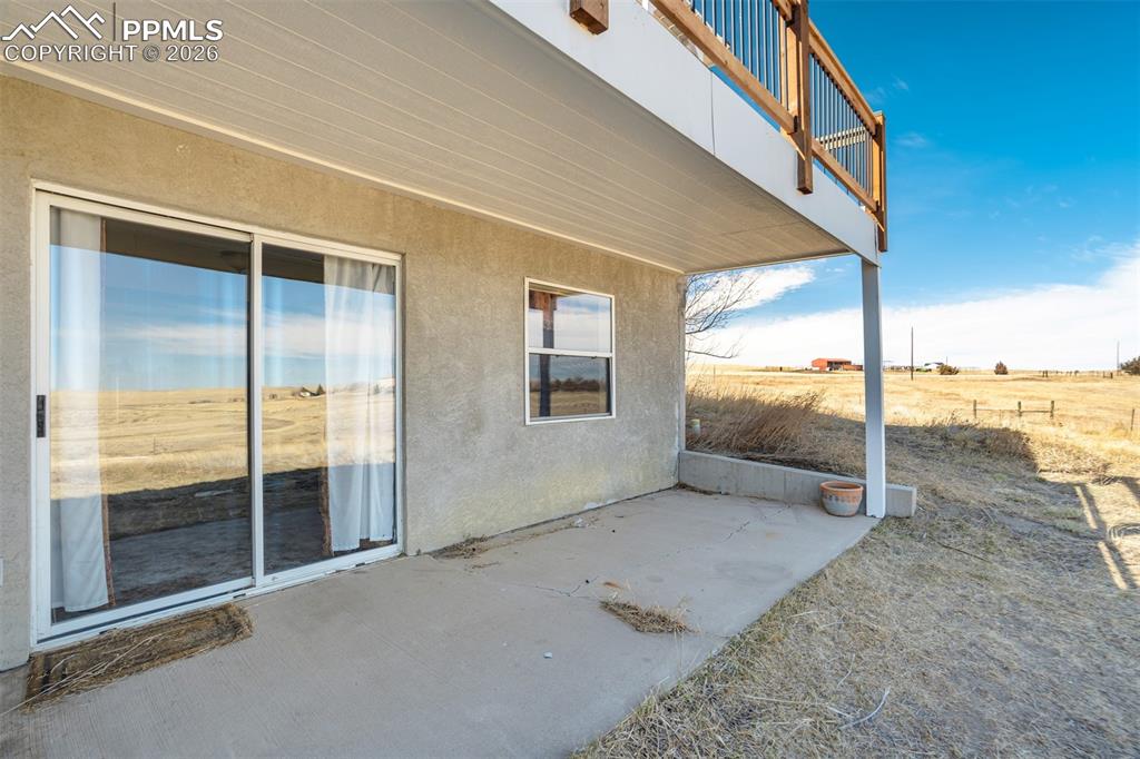 Image 31 of 44: Patio