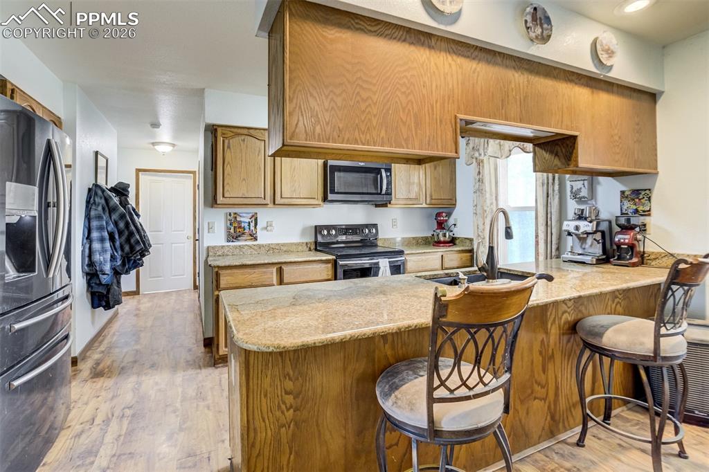 Image 5 of 44: Kitchen