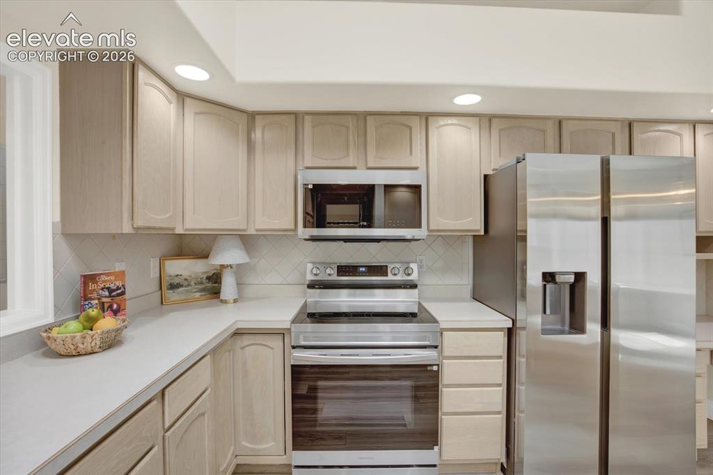 Image 12 of 46: Kitchen