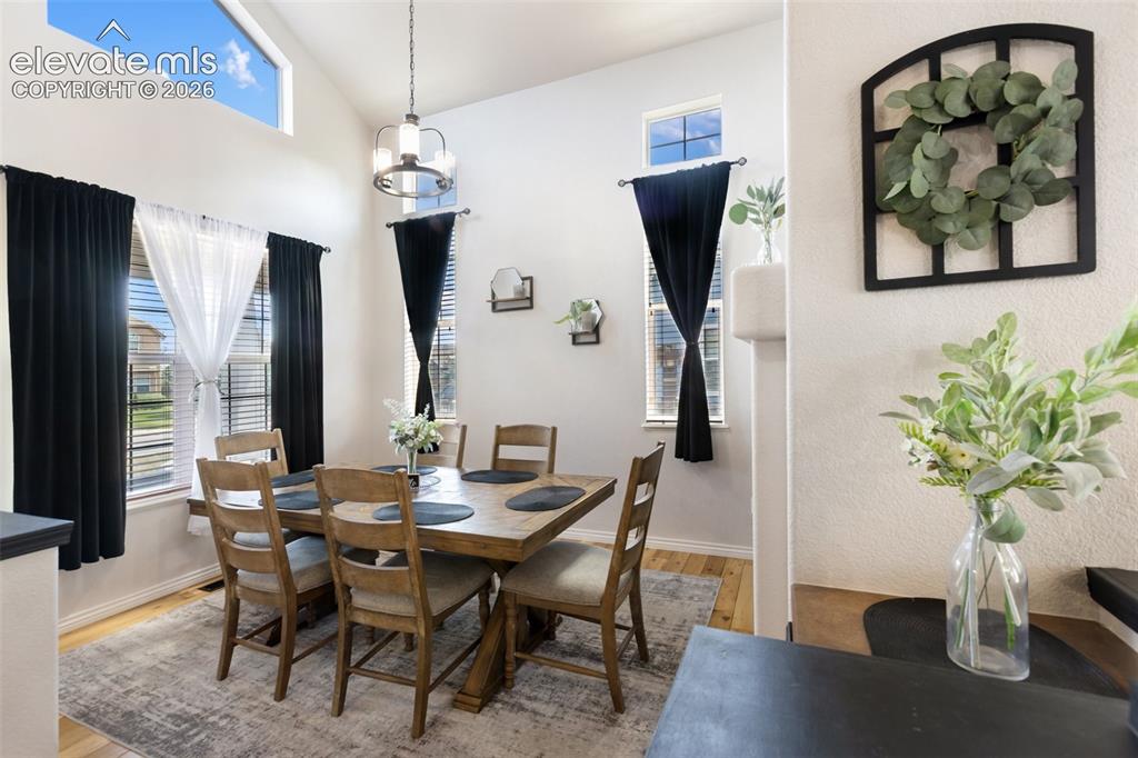 Image 3 of 41: Dining Area