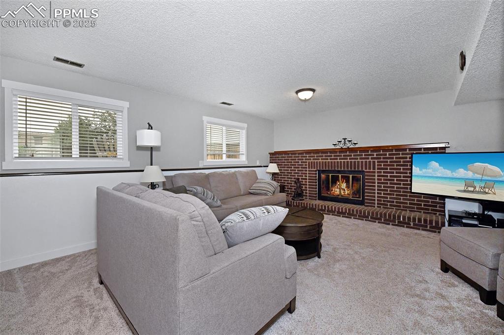 Image 12 of 35: Family Room