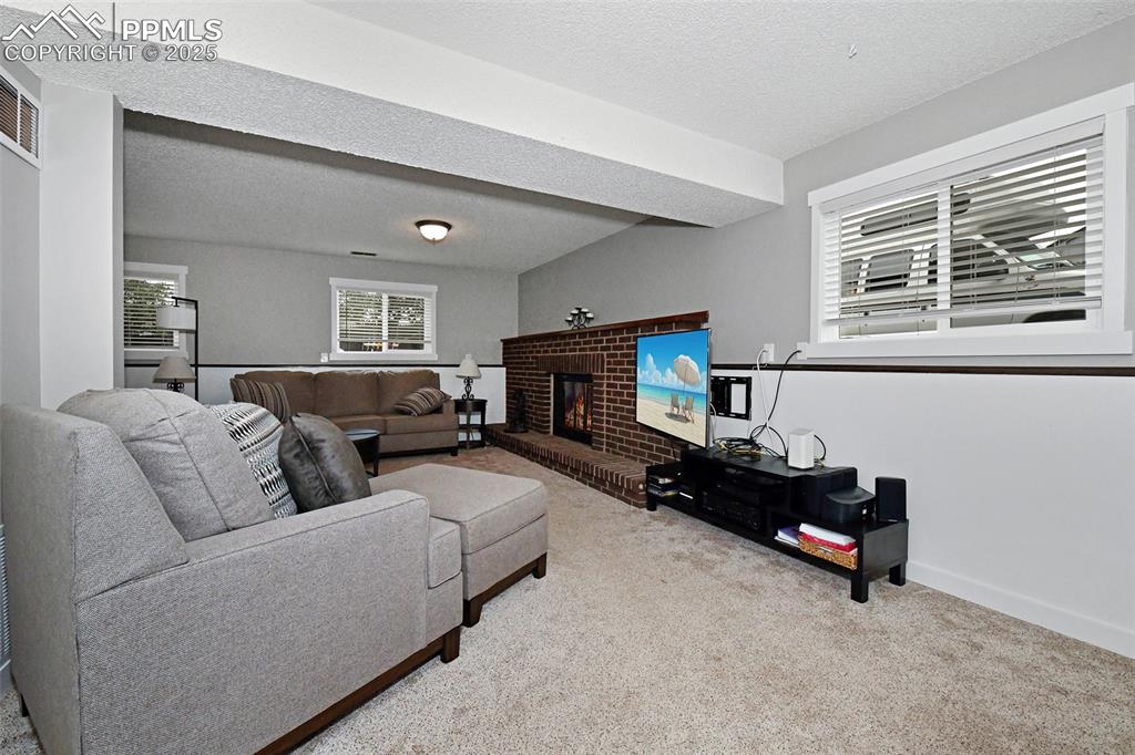 Image 14 of 35: Living Room
