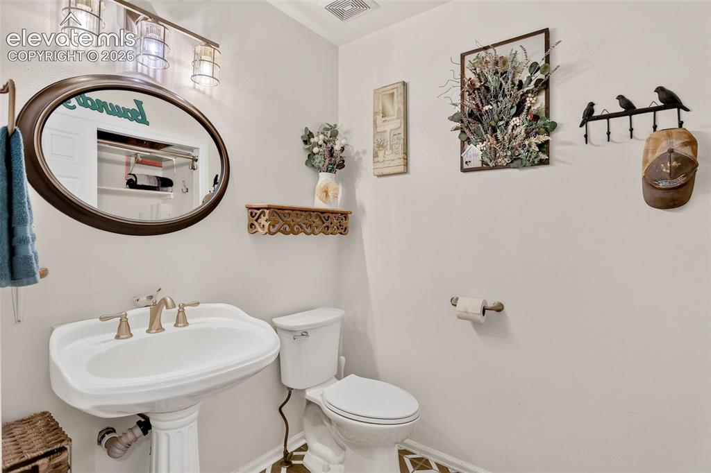 Image 15 of 41: Bathroom