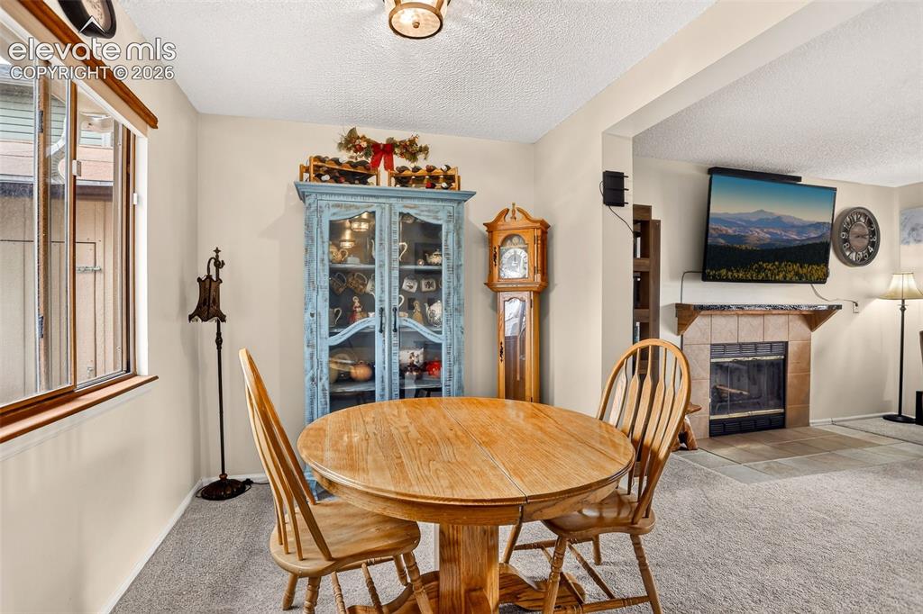 Image 17 of 41: Dining Area