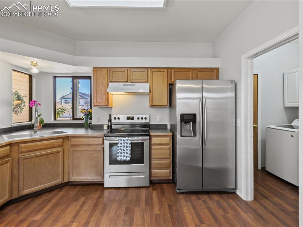 Image 6 of 36: Kitchen