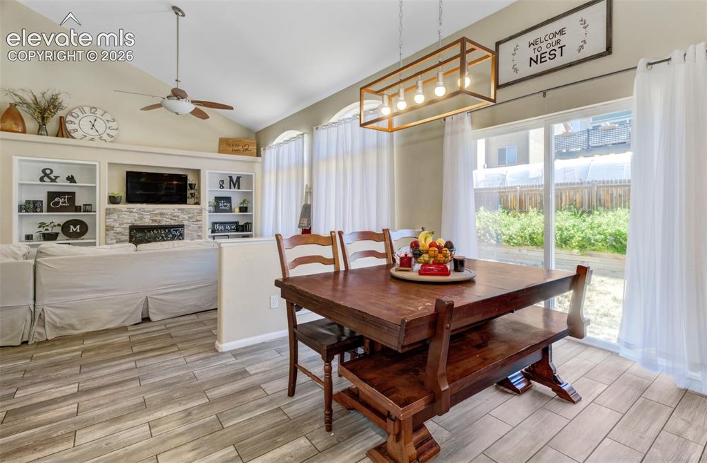 Image 10 of 26: Breakfast Area