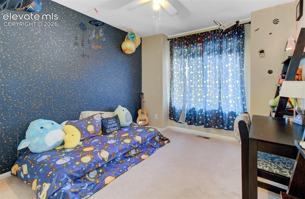 Image 16 of 26: Bedroom