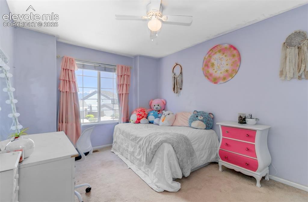 Image 18 of 26: Bedroom