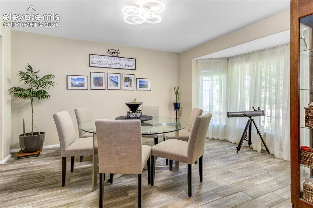 Image 5 of 26: Dining Room
