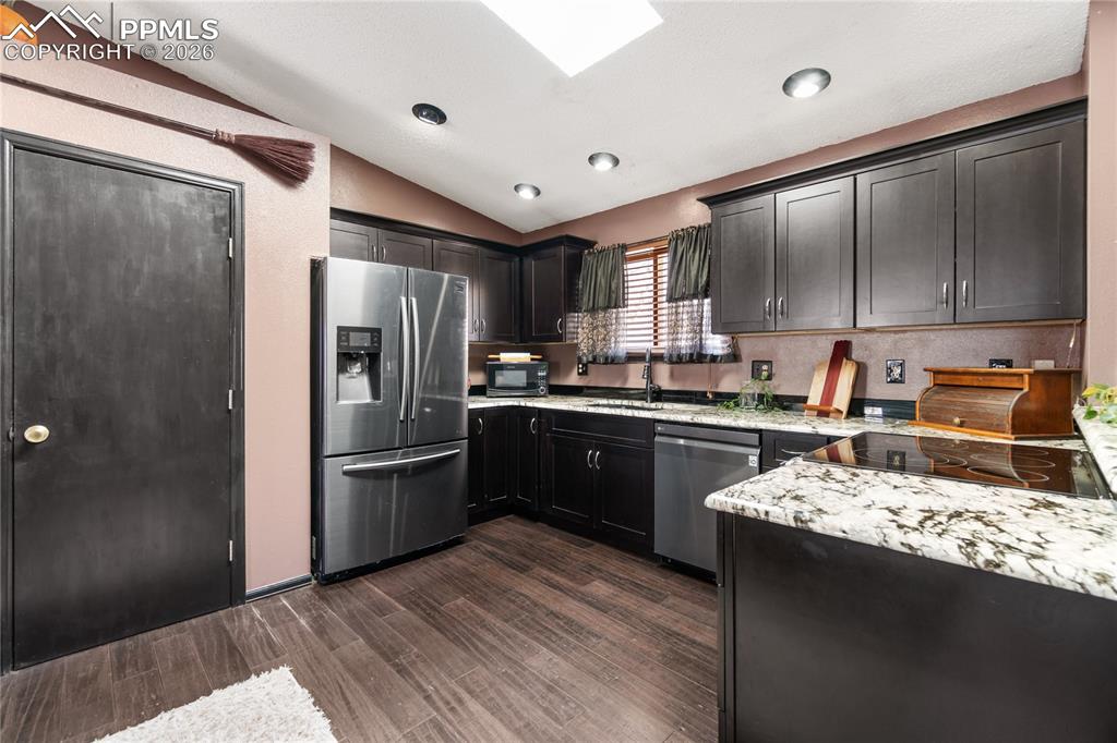 Image 10 of 44: With Pantry