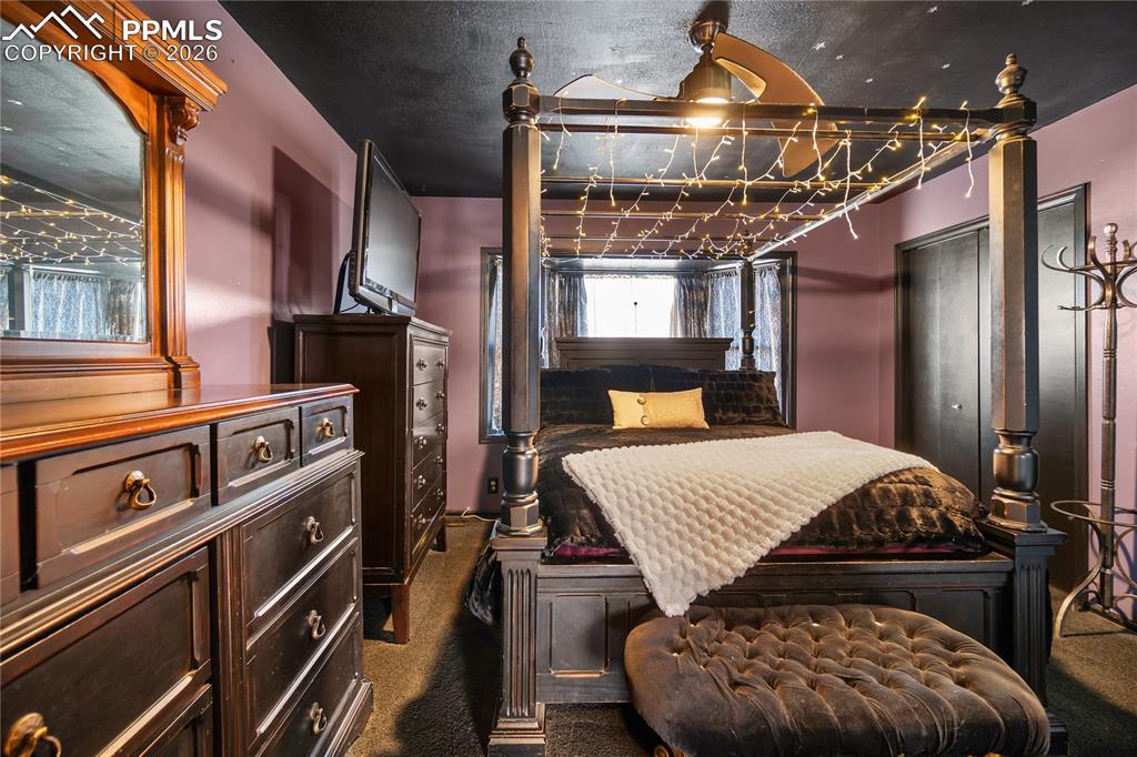 Image 17 of 44: Master Bedroom