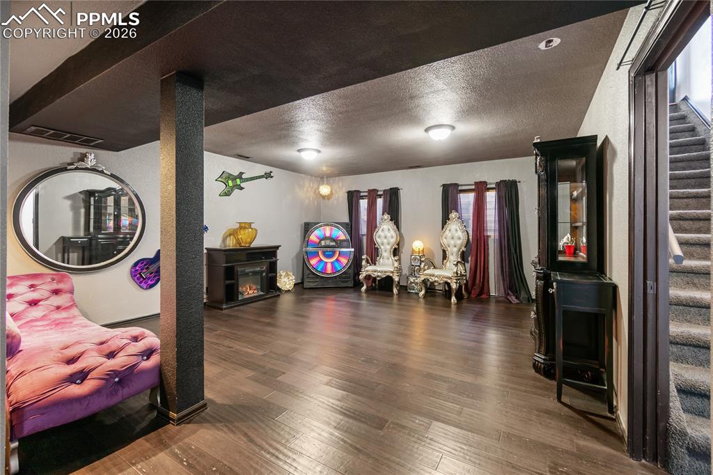 Image 23 of 44: Lower Level