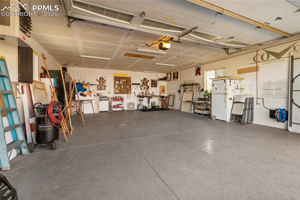 Image 35 of 44: Workshop