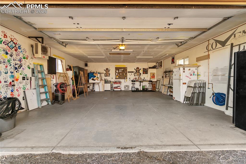 Image 36 of 44: Workshop