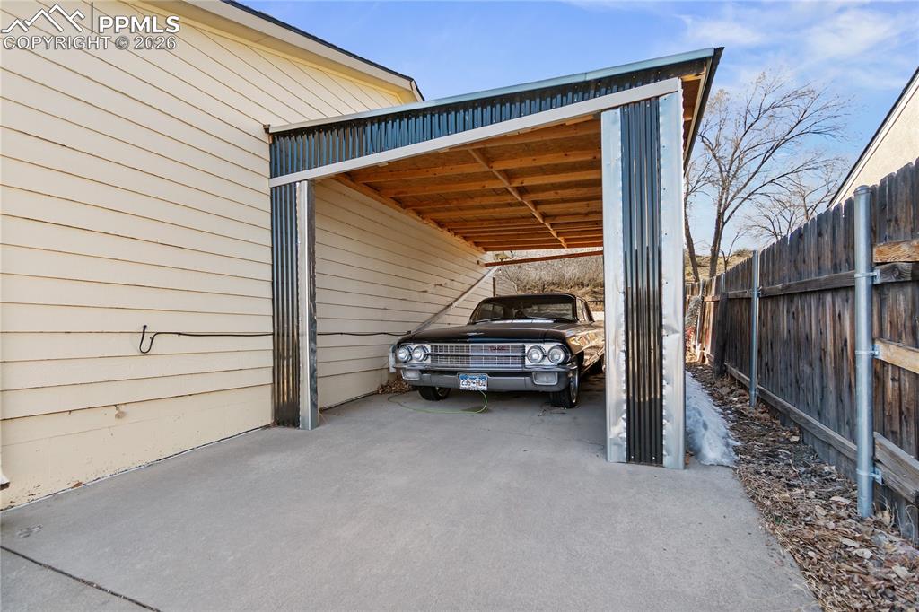 Image 41 of 44: Parking