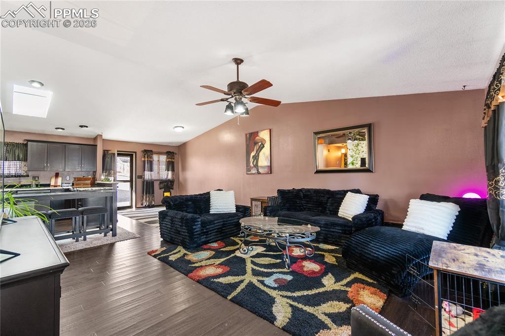 Image 5 of 44: Open Concept Mail Floor