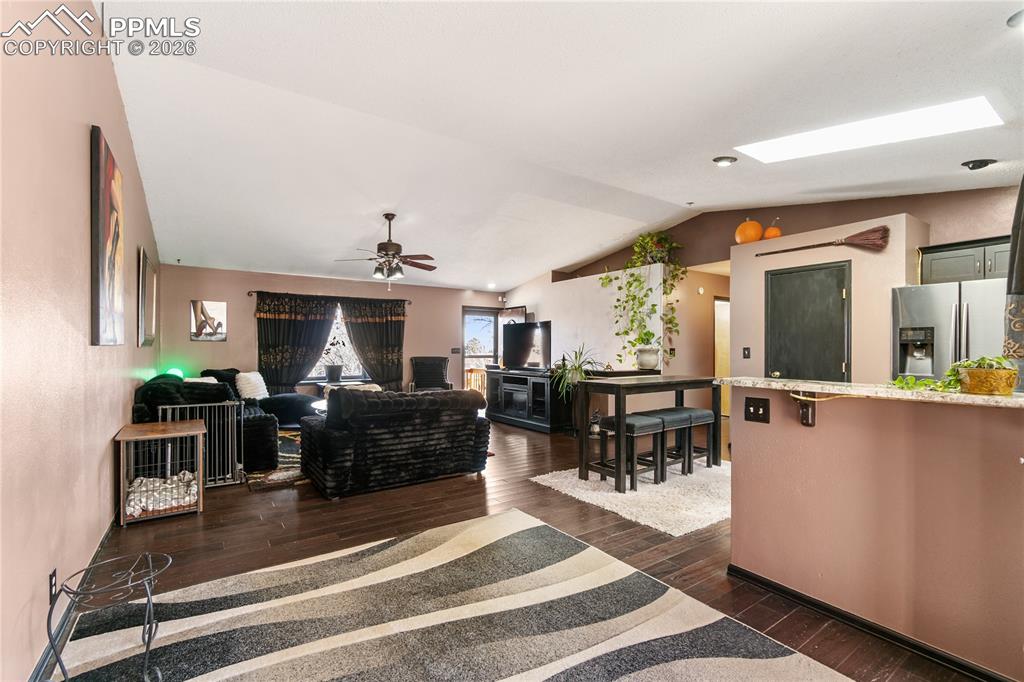 Image 8 of 44: Dining Area