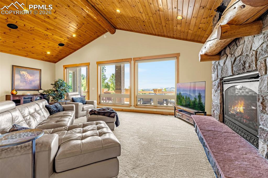 Image 11 of 47: Living Room