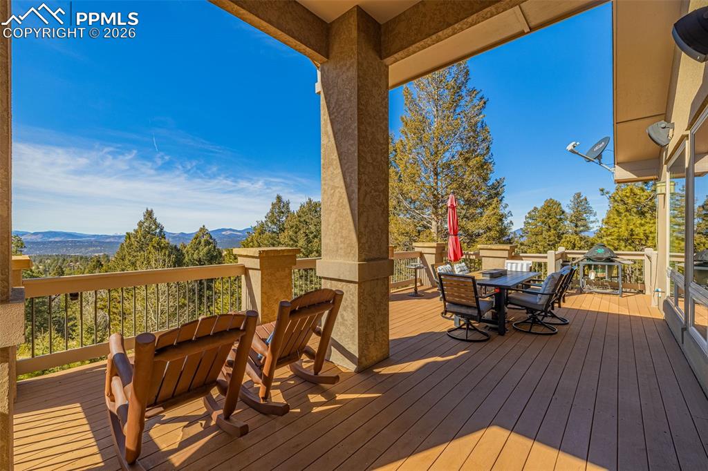 Image 15 of 47: Deck