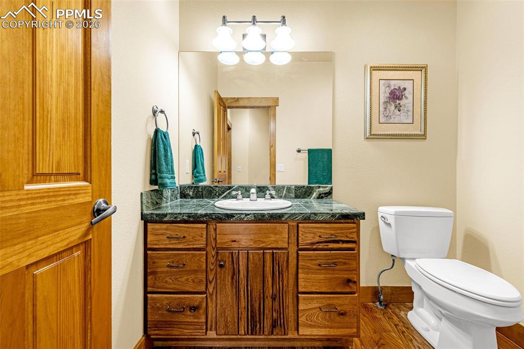 Image 4 of 47: Bathroom