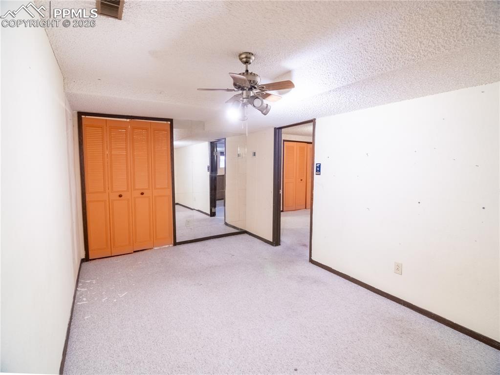 Image 24 of 25: Bedroom