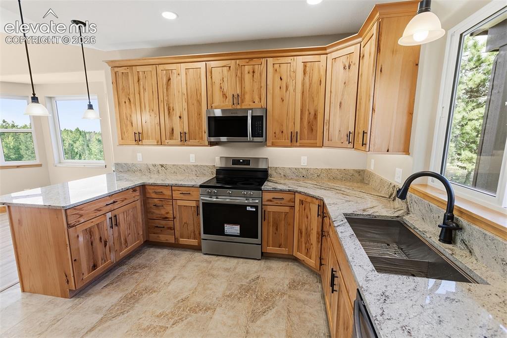 Image 8 of 37: Kitchen