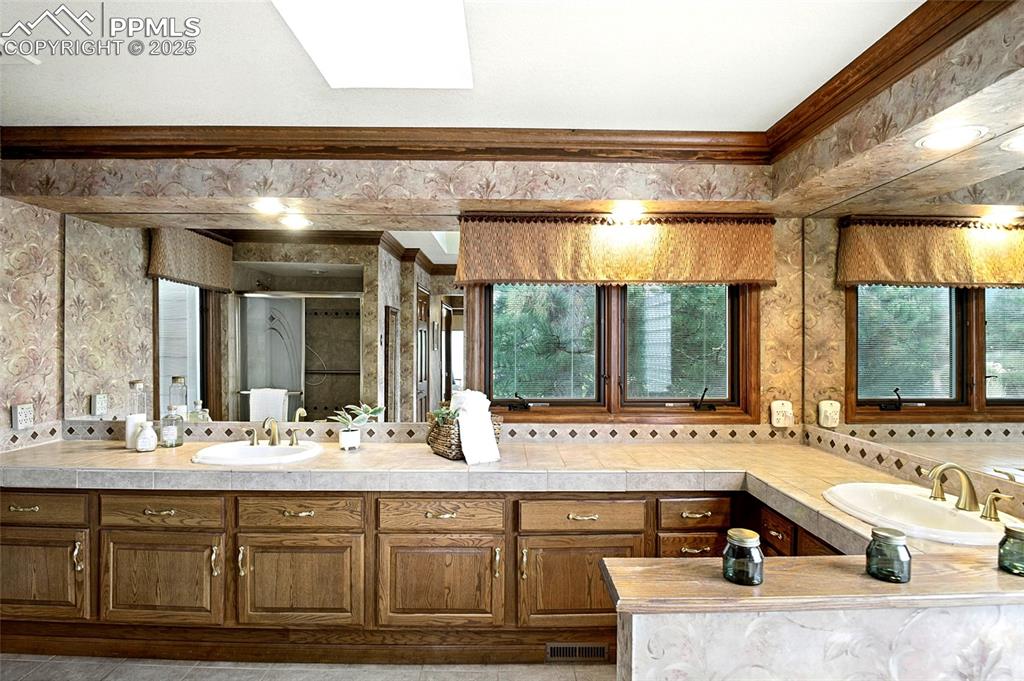 Image 35 of 50: Master Bathroom