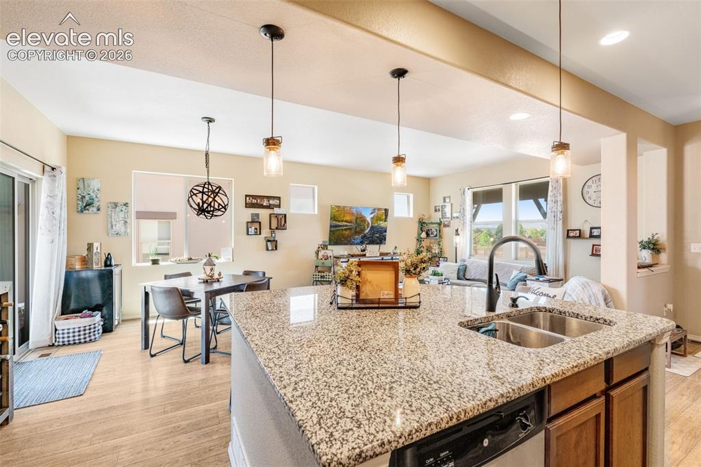 Image 11 of 35: Kitchen