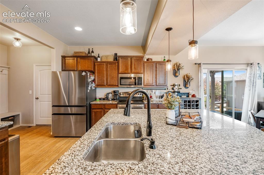 Image 12 of 35: Kitchen