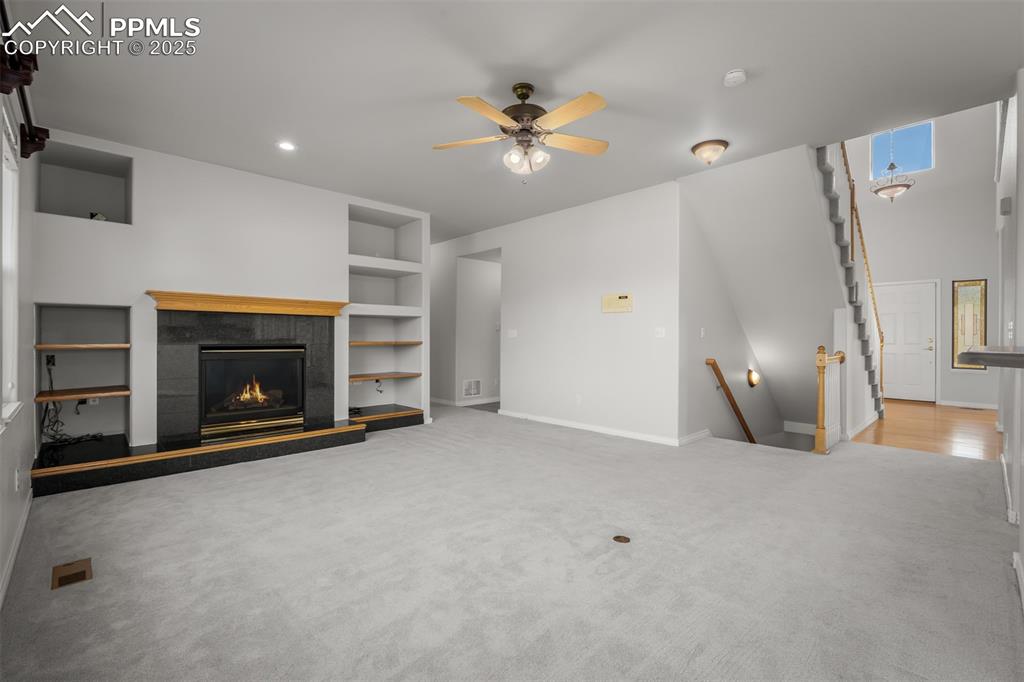 Image 13 of 50: Living Room