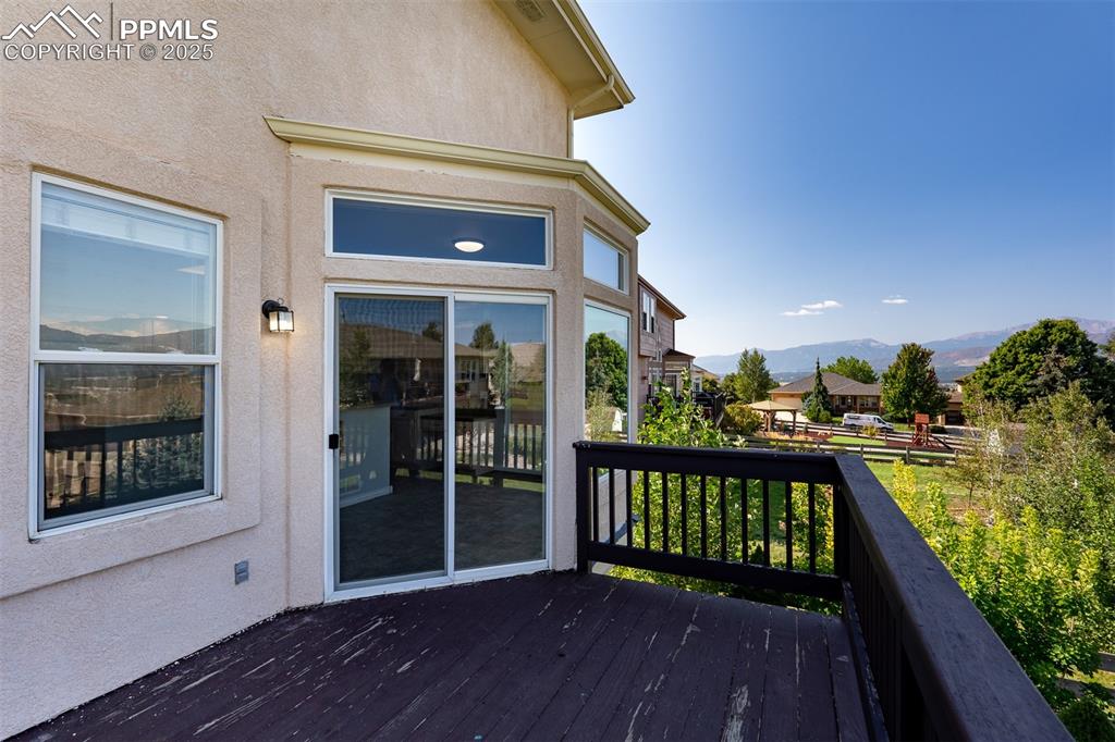 Image 8 of 50: Deck