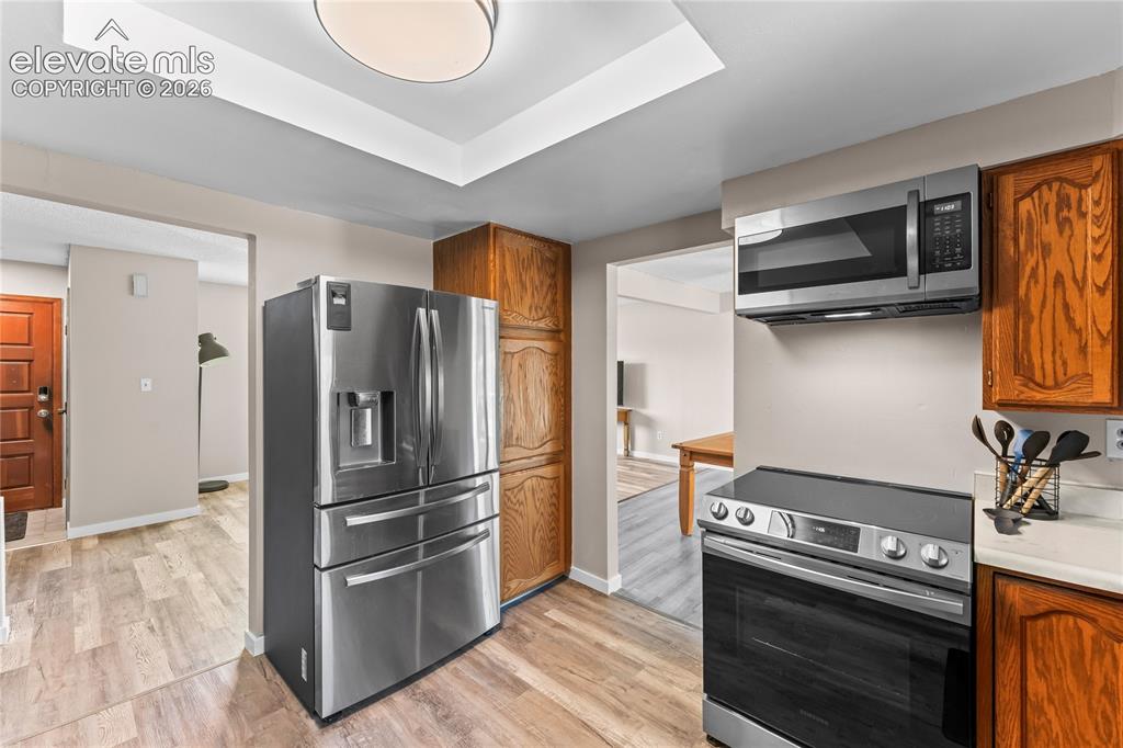 Image 12 of 41: Kitchen