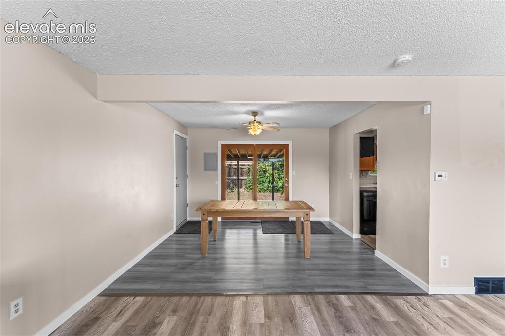Image 7 of 41: Dining Area